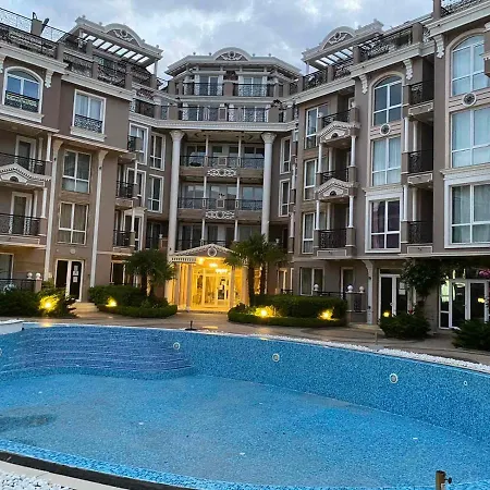 Izida Palace Apartment
